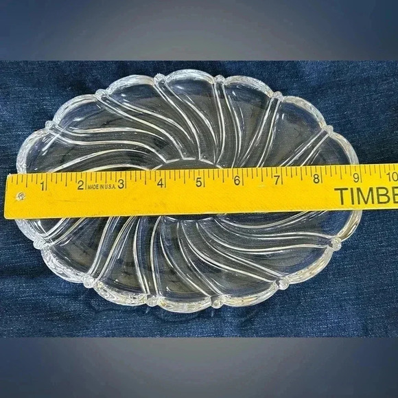 Mikasa Peppermint Swirl 9” Oval Dish NWT.  Tag shows wear from my cleaning it. - Picture 3 of 4